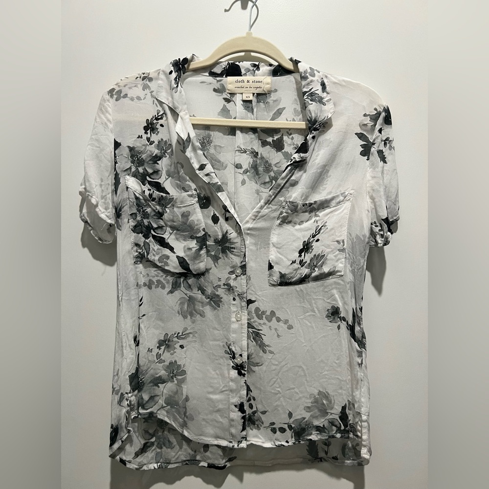 Anthropologie Cloth & Stone Floral Top